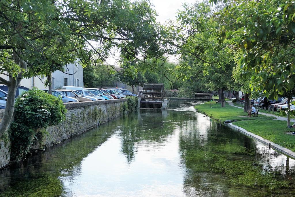 Colombe Leilighet LʼIsle-sur-la-Sorgue Eksteriør bilde