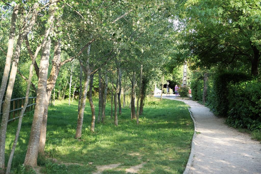 Colombe Leilighet LʼIsle-sur-la-Sorgue Eksteriør bilde